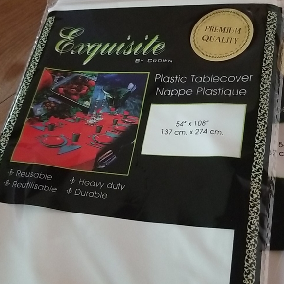 Table covers - Picture 2 of 4